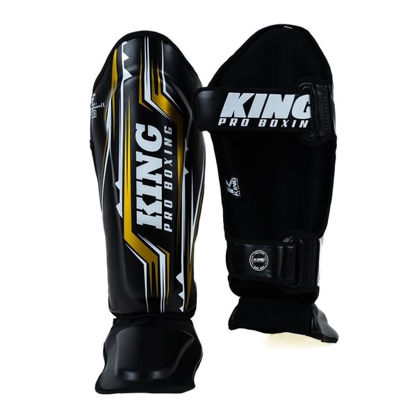 King Pro Boxing Scheenbeschermer Spartaan 3 - Zwart/Goud - XL
